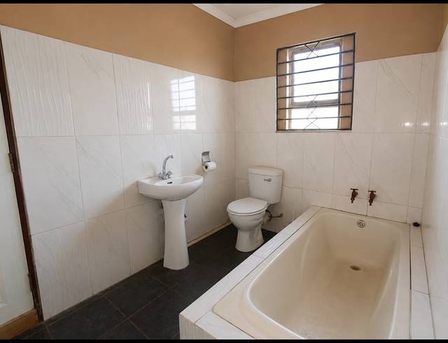 17 BEDROOM HOUSE FOR SALE IN HIGHBURY